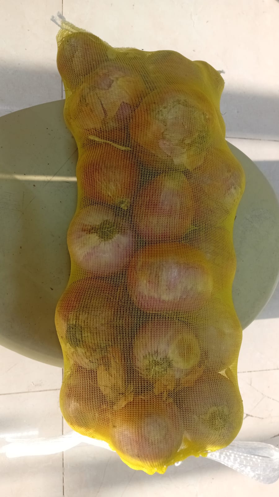 بصل أحمر (جونيه 2.5ك)